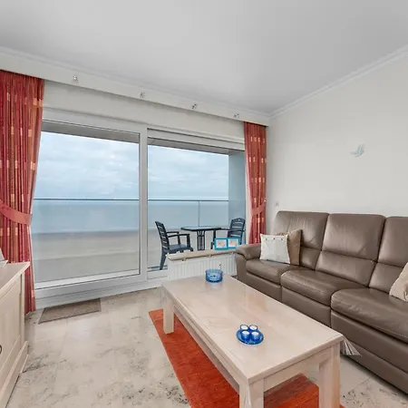 Seafront With Garage Apartment